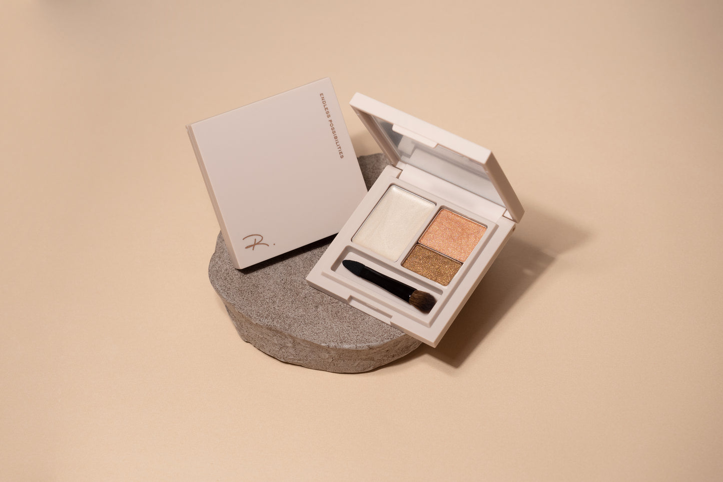 Bare skin eyes ベアスキンアイズ 01 urban brown アーバン ブラウン